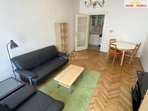 Pronájem bytu 2+1, Praha - Žižkov, Biskupcova, 52 m2
