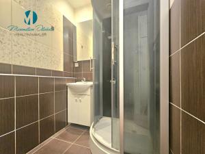 Pronájem bytu 3+1, Jaroměř, Na Studánkách, 74 m2