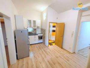 Pronájem bytu 2+kk, Praha - Košíře, Mahenova, 40 m2