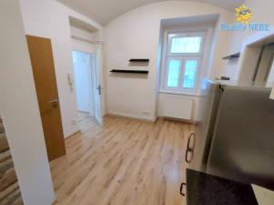 Pronájem bytu 2+kk, Praha - Košíře, Mahenova, 40 m2