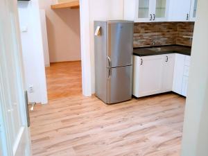 Pronájem bytu 2+kk, Praha - Košíře, Mahenova, 40 m2