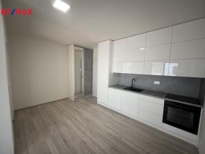 Pronájem bytu 1+kk, Zlín, Tyršovo nábřeží, 28 m2