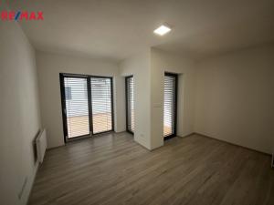 Pronájem bytu 1+kk, Zlín, Tyršovo nábřeží, 28 m2