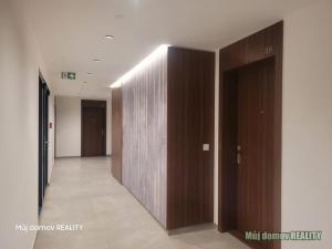 Pronájem bytu 2+kk, Praha - Radlice, U Komína, 54 m2