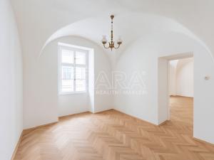 Prodej činžovního domu, Znojmo, Velká Mikulášská, 828 m2