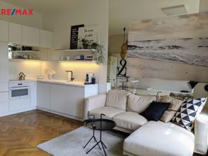 Pronájem bytu 2+kk, Praha - Bubeneč, Na výšinách, 53 m2