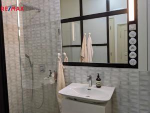 Pronájem bytu 2+kk, Praha - Bubeneč, Na výšinách, 53 m2