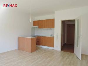 Pronájem bytu 1+kk, Hostivice, B. Němcové, 28 m2