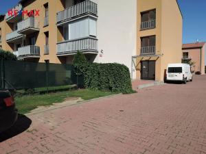 Pronájem bytu 1+kk, Hostivice, B. Němcové, 28 m2