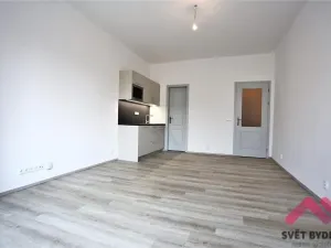 Pronájem bytu 1+kk, Praha - Dejvice, Zelená, 32 m2