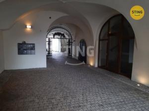 Pronájem atypického bytu, Žďár nad Sázavou, nám. Republiky, 34 m2
