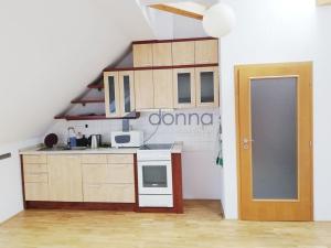 Pronájem bytu 2+kk, Praha, Bořivojova, 44 m2