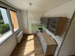 Pronájem bytu 2+1, Sázava, Školská, 55 m2