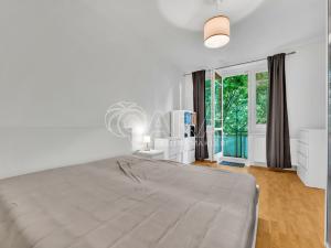 Pronájem bytu 2+kk, Praha - Žižkov, U kněžské louky, 42 m2