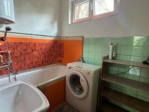Pronájem bytu, Dolní Břežany, Na Vršku, 20 m2