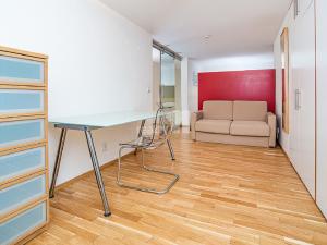 Pronájem bytu 2+kk, Praha - Nové Město, Senovážné náměstí, 73 m2