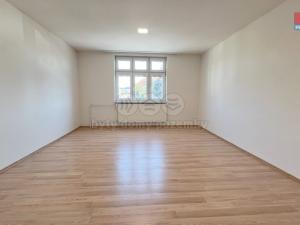 Pronájem bytu 2+1, Fryšták, náměstí Míru, 84 m2