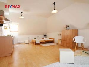 Pronájem bytu 1+kk, Praha - Lysolaje, Sídlištní, 45 m2