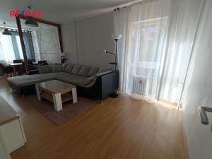Pronájem bytu 4+kk, Praha - Kobylisy, Rajmonova, 91 m2
