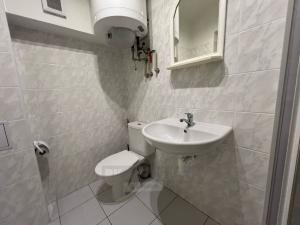 Pronájem kanceláře, Trhové Sviny, Nové město, 42 m2