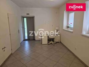Pronájem výrobních prostor, Kudlovice, 1074 m2