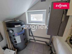 Pronájem výrobních prostor, Kudlovice, 1074 m2