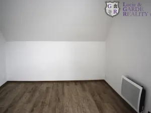 Prodej bytu 3+1, Bernartice, V zahrádce, 57 m2