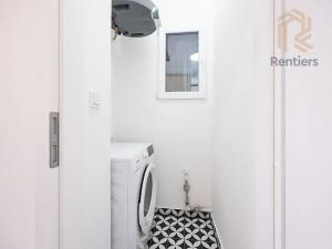 Pronájem bytu 1+kk, Praha - Střešovice, Myslbekova, 30 m2