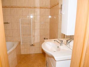 Prodej bytu 2+kk, Libčice nad Vltavou, Družstevní, 44 m2