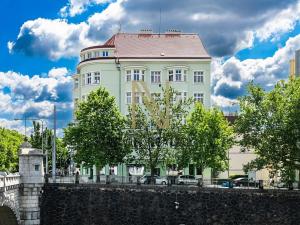 Pronájem bytu 1+1, Plzeň, Denisovo nábřeží, 56 m2