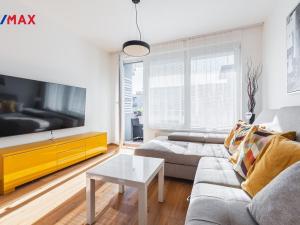 Pronájem bytu 3+kk, Praha - Čakovice, Hakenova, 75 m2