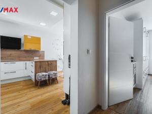 Pronájem bytu 3+kk, Praha - Čakovice, Hakenova, 75 m2
