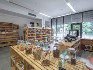 Pronájem obchodního prostoru, Praha - Kobylisy, Střelničná, 84 m2
