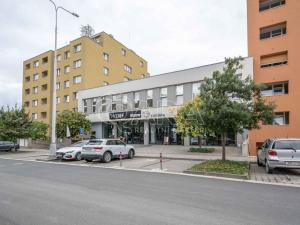 Pronájem obchodního prostoru, Praha - Kobylisy, Střelničná, 84 m2