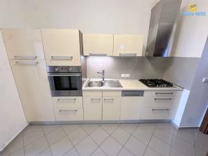 Pronájem bytu 2+1, Praha - Smíchov, Štefánikova, 50 m2