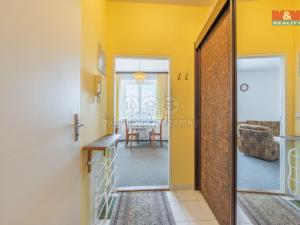 Pronájem bytu 2+kk, Praha, U kříže, 37 m2