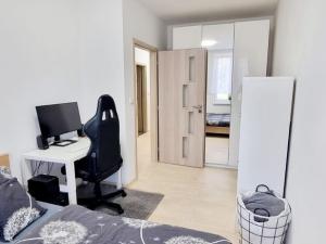 Pronájem bytu 2+kk, Opava, Jaselská, 49 m2