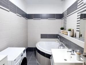 Pronájem bytu 2+kk, Opava, Jaselská, 49 m2