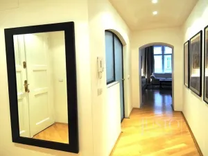Pronájem bytu 3+1, Praha - Nové Město, Odborů, 80 m2