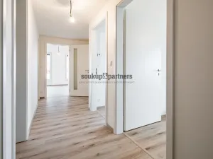 Prodej bytu 3+kk, Praha - Hloubětín, Poděbradská, 76 m2