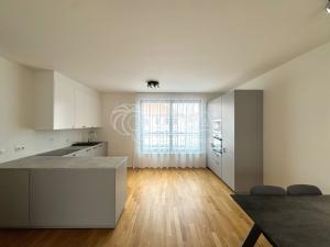 Pronájem bytu 3+kk, Praha, Seifertova, 80 m2