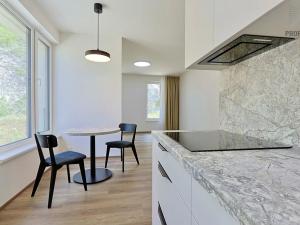 Pronájem bytu 2+kk, Brno, Bystrcká, 68 m2