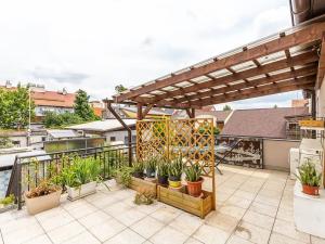 Prodej vícegeneračního domu, Praha, Klapkova, 246 m2