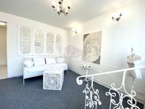 Pronájem bytu 1+1, Praha - Modřany, Dolnocholupická, 50 m2