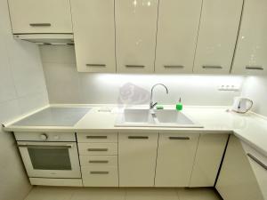 Pronájem bytu 1+1, Praha - Modřany, Dolnocholupická, 50 m2