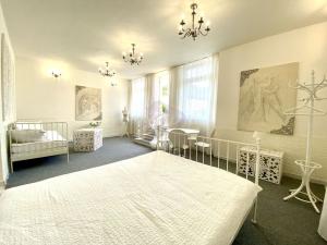 Pronájem bytu 1+1, Praha - Modřany, Dolnocholupická, 50 m2
