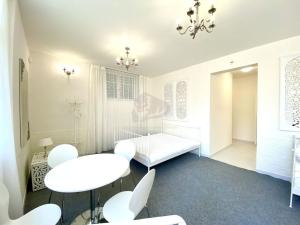 Pronájem bytu 1+1, Praha - Modřany, Dolnocholupická, 50 m2