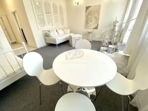 Pronájem bytu 1+1, Praha - Modřany, Dolnocholupická, 50 m2