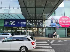 Pronájem obchodního prostoru, Praha - Ruzyně, Aviatická, 619 m2