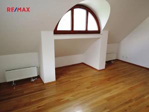 Pronájem rodinného domu, Beroun, Školní nám., 280 m2